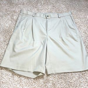 Pleated oxford golf shorts